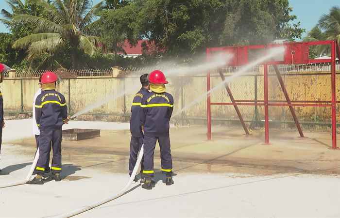 Công tác tập huấn về phòng cháy và diễn tập kỹ năng thoát nạn trong đám cháy (27-2-2024)